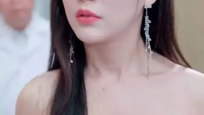 《萌宝天降：捡到首富亲爸》：霸道总裁与天才萌娃的爆笑寻亲记！